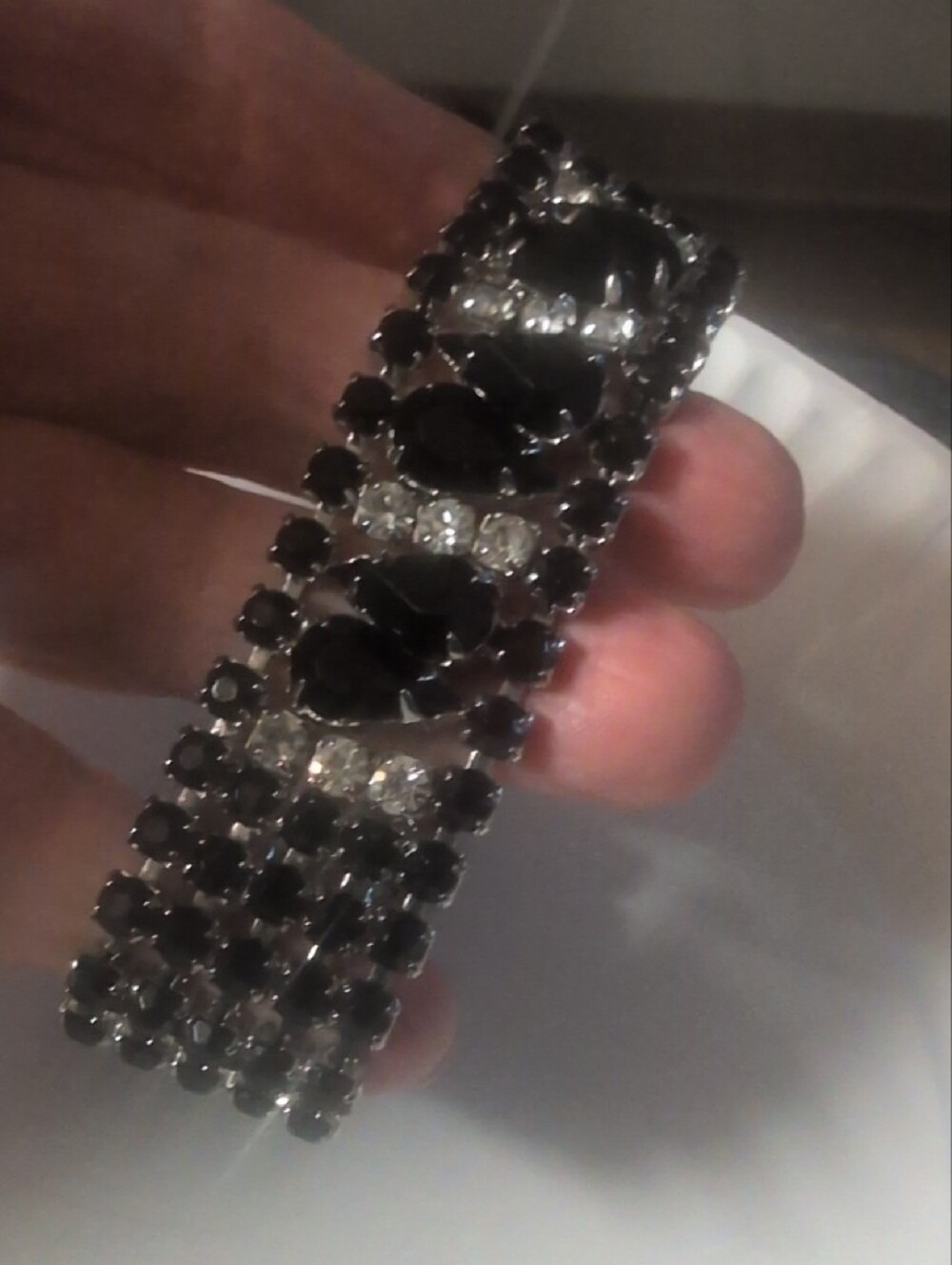 VTG Weiss Black And White Crystal Bracelet